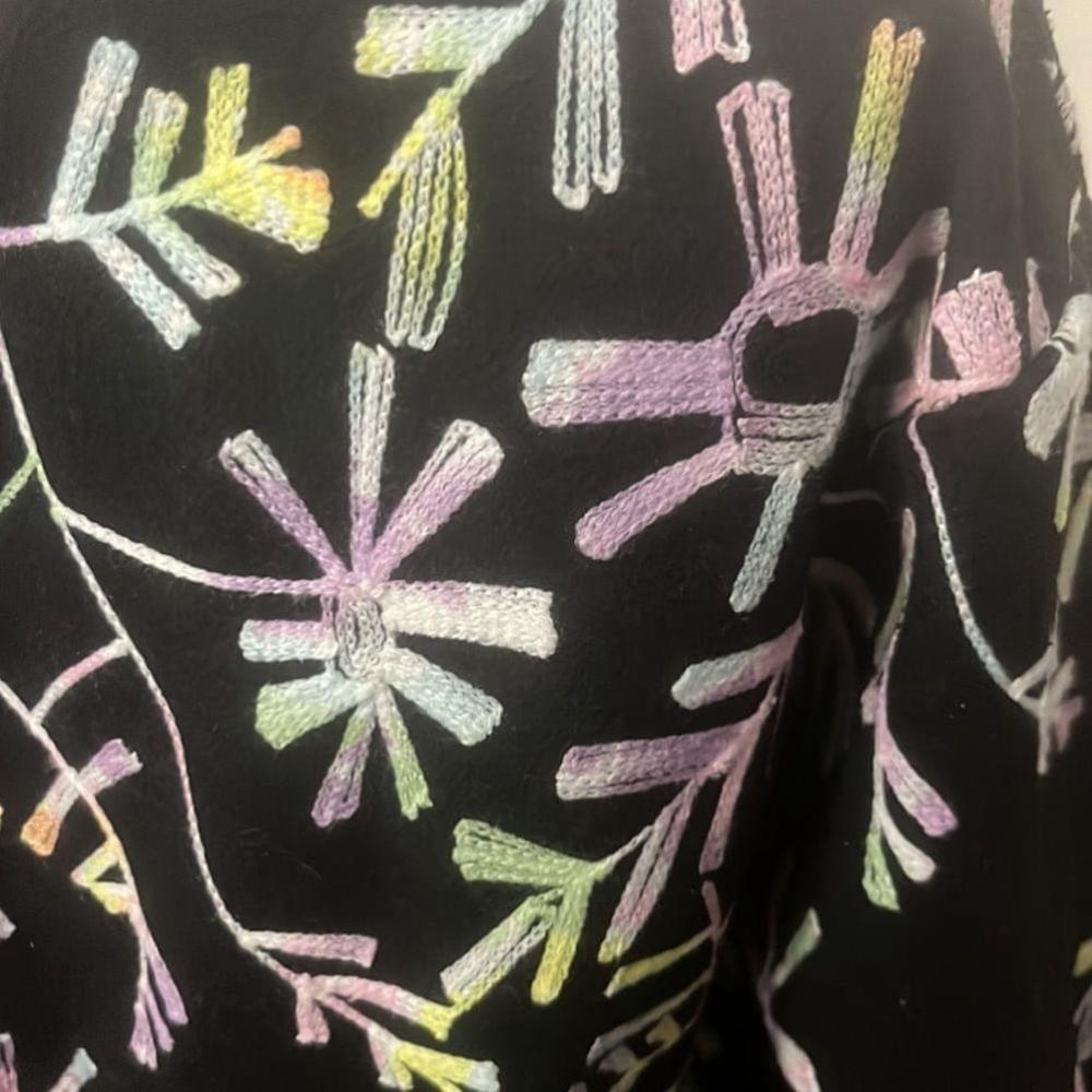 Embroidered top - Picture 3 of 3